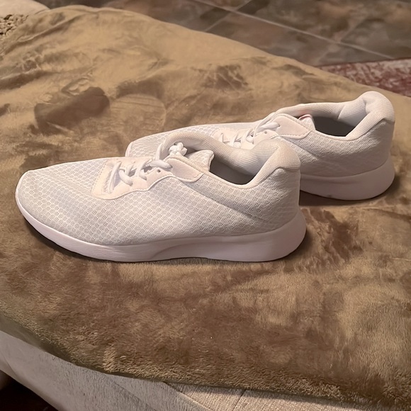 White MAITRIP Athletic Running shoes - Picture 3 of 5